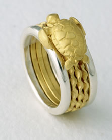 'Stacking Ring' with Hawksbill Tutle motif in gold.